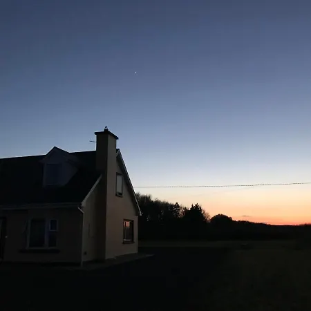 Baywatch, Shannon River View Holiday home *