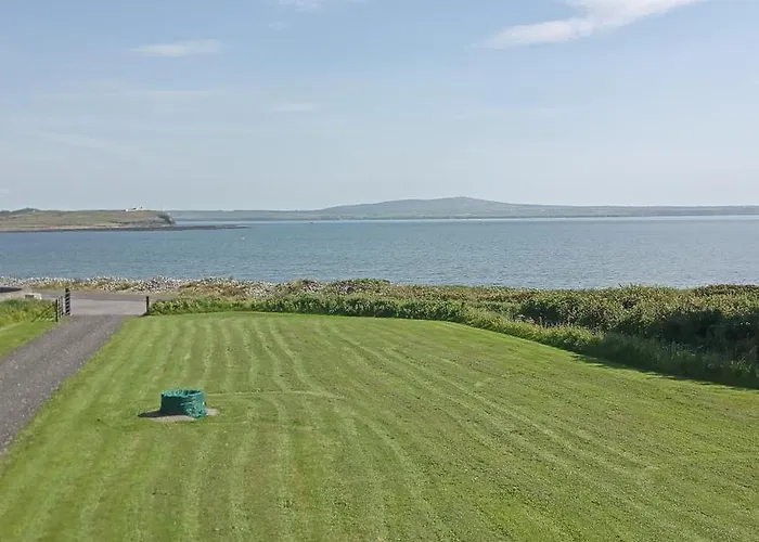 Baywatch, Shannon River View בית נופש